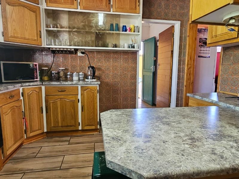 This property is a spacious and family-friendly home!!! - Photo 8