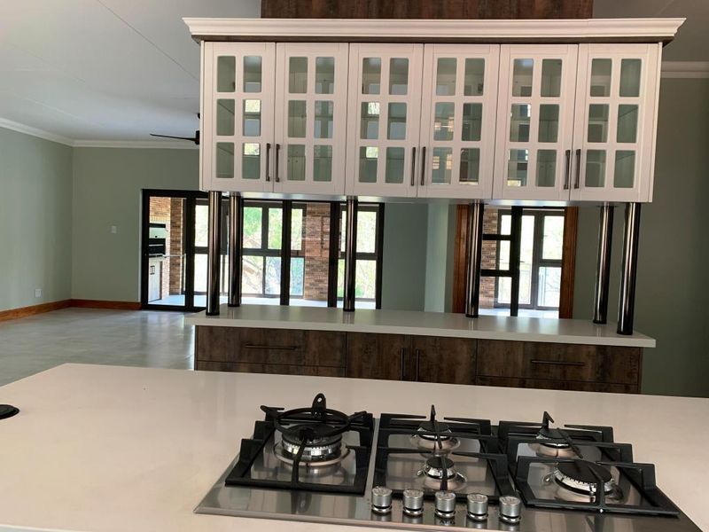 "Your Dream Home Awaits in Kranspoort: Modern Luxury in a Natural Paradise" - Photo 7