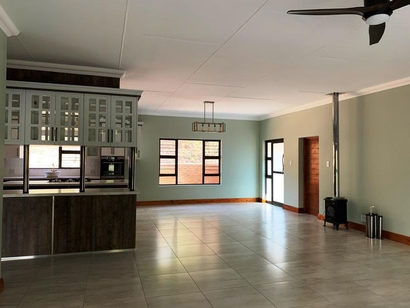 "Your Dream Home Awaits in Kranspoort: Modern Luxury in a Natural Paradise" - Photo 5