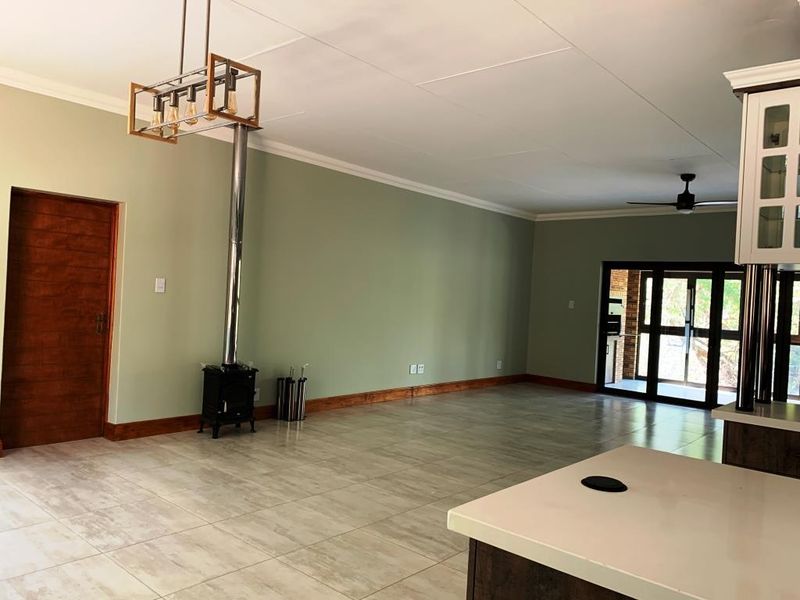 "Your Dream Home Awaits in Kranspoort: Modern Luxury in a Natural Paradise" - Photo 10