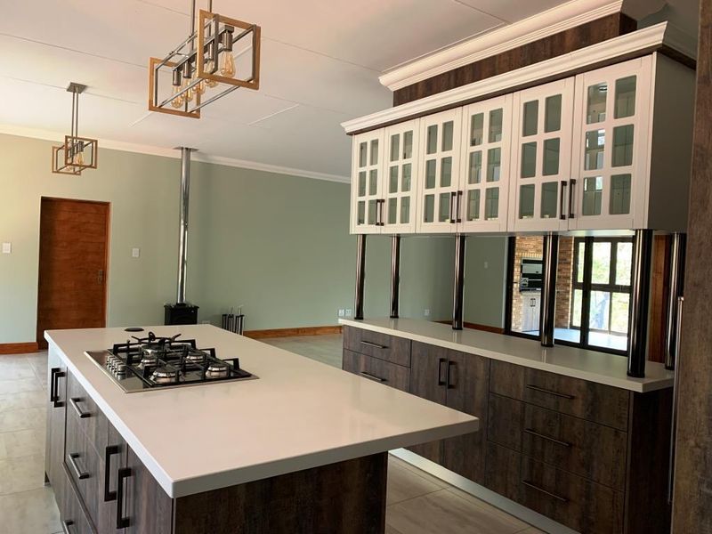 "Your Dream Home Awaits in Kranspoort: Modern Luxury in a Natural Paradise" - Photo 9