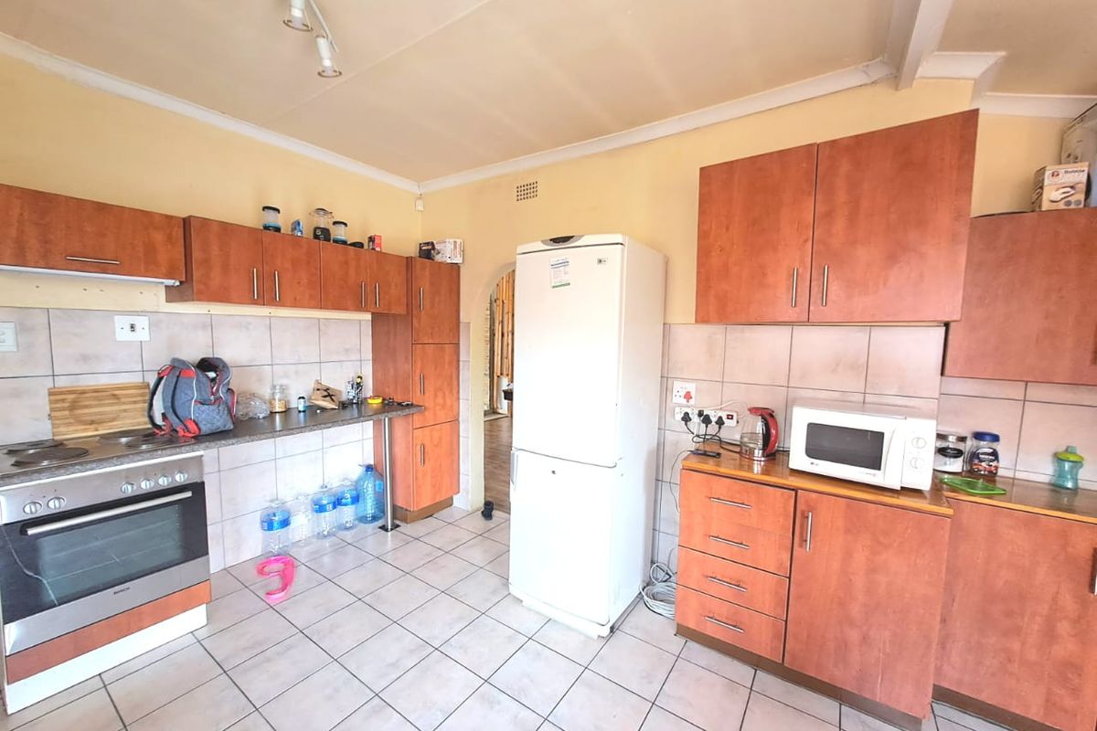 LOVELY FAMILY HOME AVAILABLE IN SONLANDPARK. - Photo 4