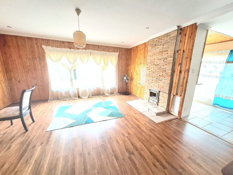 LOVELY FAMILY HOME AVAILABLE IN SONLANDPARK. - Photo 9