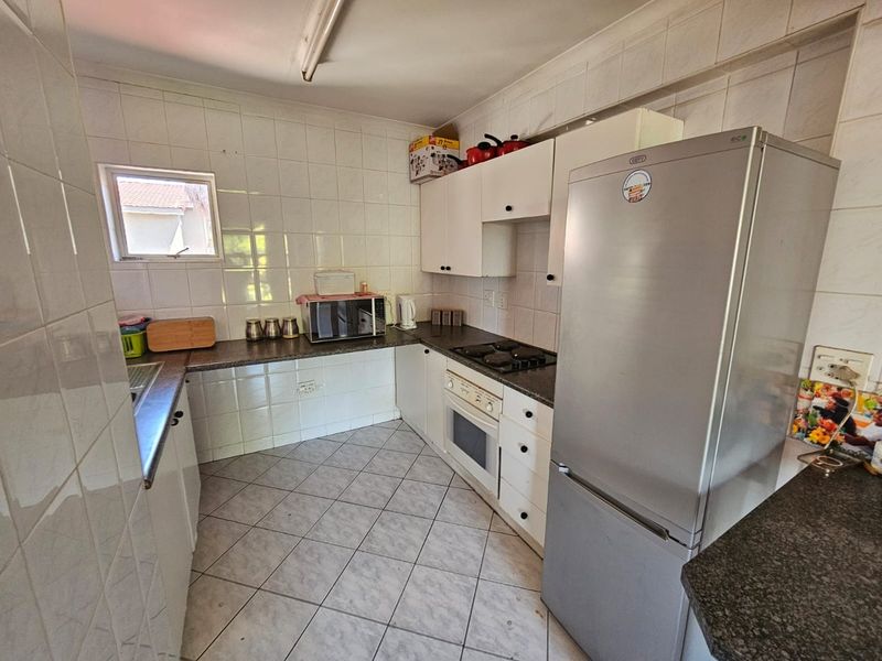 Beautifull 2 bedroom apartment for sale in Vaalpark - Photo 5