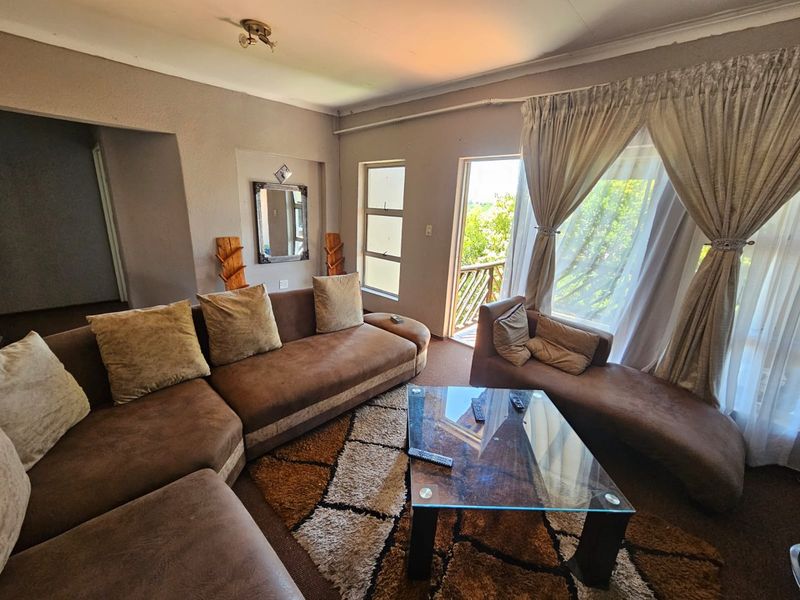 Beautifull 2 bedroom apartment for sale in Vaalpark - Photo 3