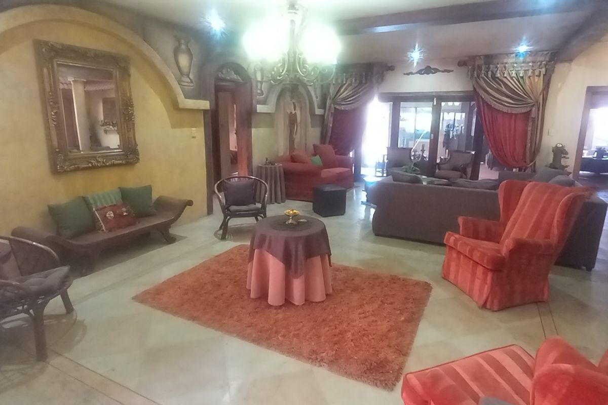 Beautiful Mansion for Sale in the luxurious Maraldi Estate on the banks of the Vaal River !! - Photo 4