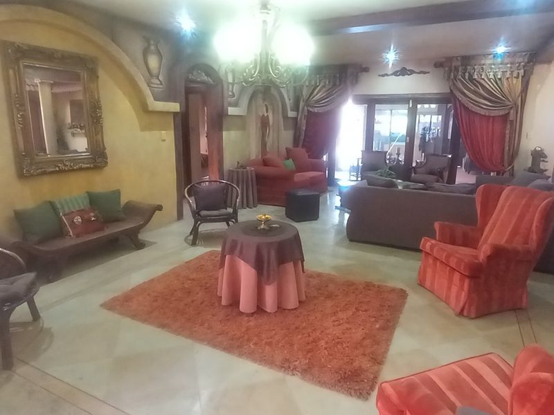 Beautiful Mansion for Sale in the luxurious Maraldi Estate on the banks of the Vaal River !! - Photo 4