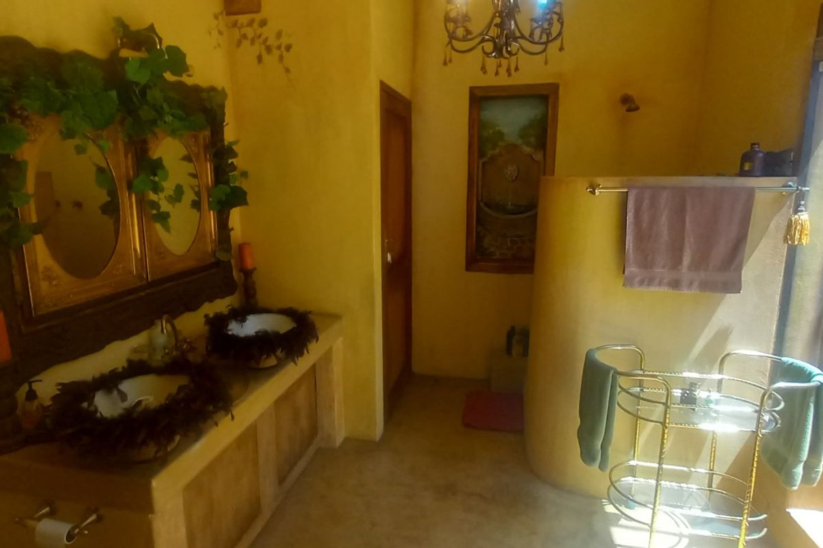 Beautiful Mansion for Sale in the luxurious Maraldi Estate on the banks of the Vaal River !! - Photo 3