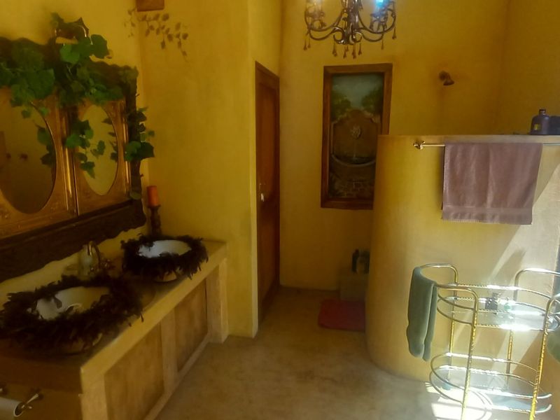 Beautiful Mansion for Sale in the luxurious Maraldi Estate on the banks of the Vaal River !! - Photo 3