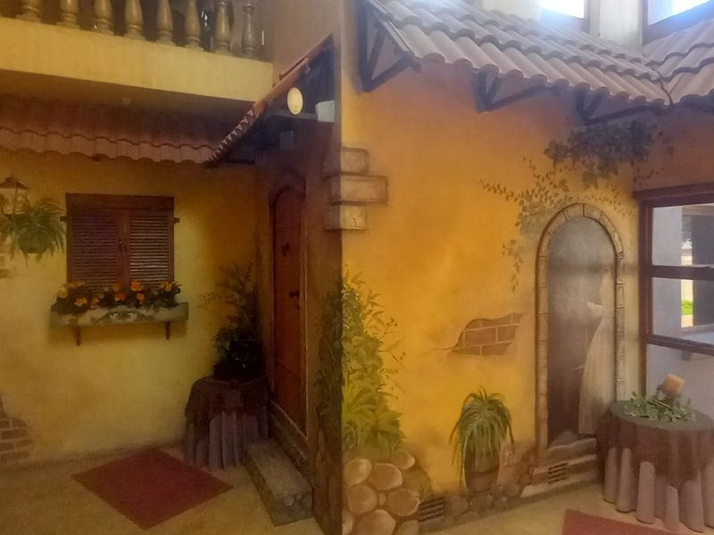 Beautiful Mansion for Sale in the luxurious Maraldi Estate on the banks of the Vaal River !! - Photo 2