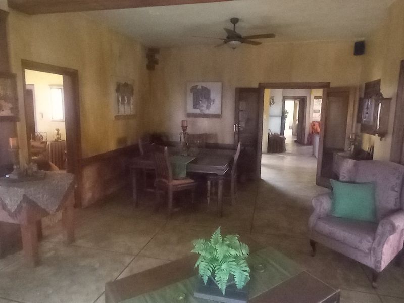 Beautiful Mansion for Sale in the luxurious Maraldi Estate on the banks of the Vaal River !! - Photo 6