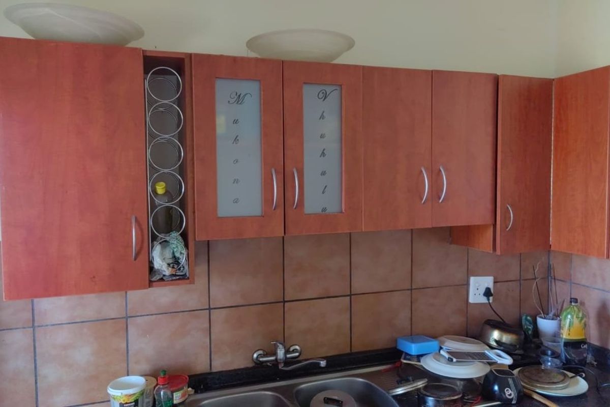 Lovely cozy two bedroom townhouse in Eagles Crest - Photo 3