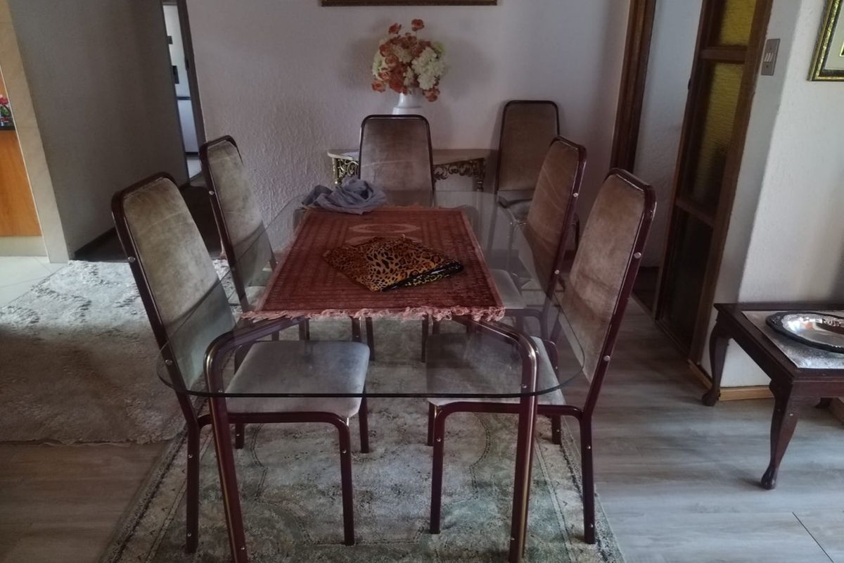 Lovely, spacious family home - Photo 5