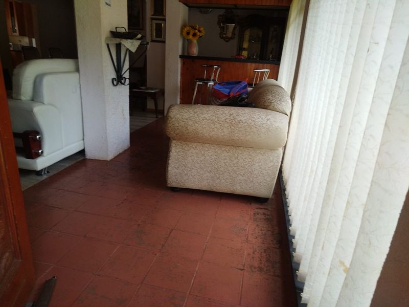 Lovely, spacious family home - Photo 8