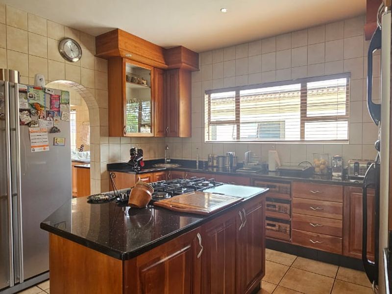 Beautiful SE 4 GEM....And Guess What? This could be yours?? - Photo 9