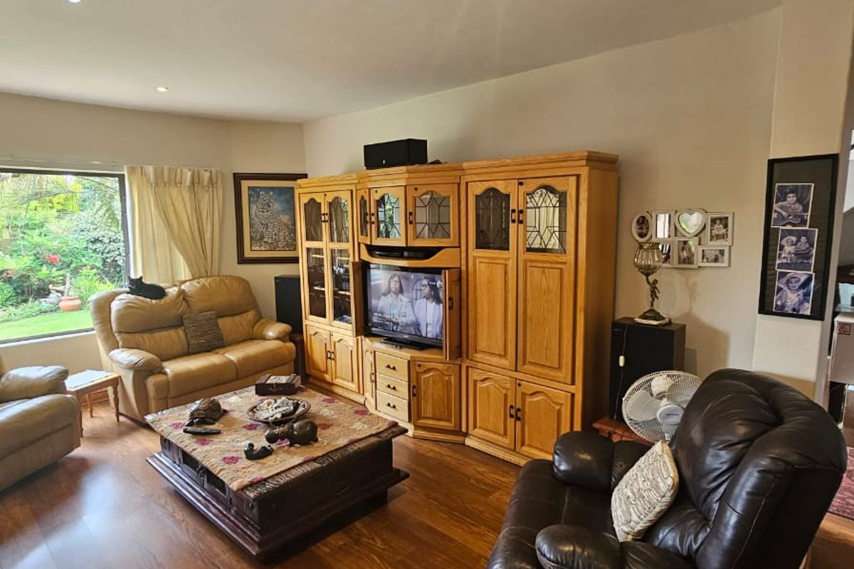 Beautiful SE 4 GEM....And Guess What? This could be yours?? - Photo 5