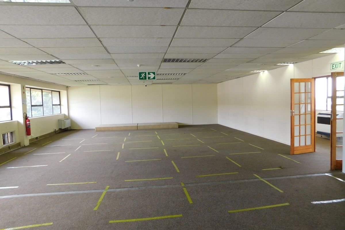 Neat First Floor Workspace at an Easy to Find Address - Photo 4