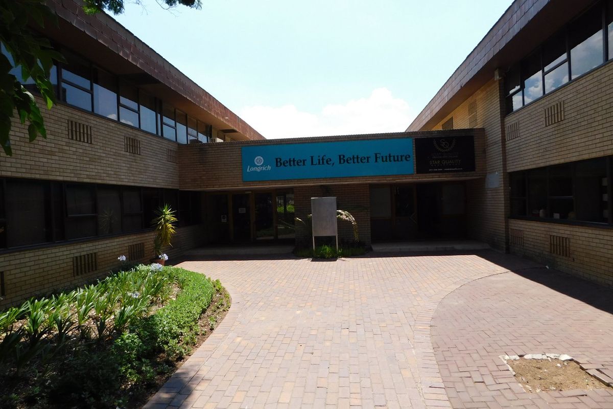 Neat First Floor Workspace at an Easy to Find Address - Photo 3