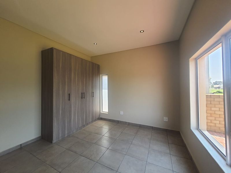 Newly Built Beautifly Designed House in Riverspray Estate For Sale - Photo 9