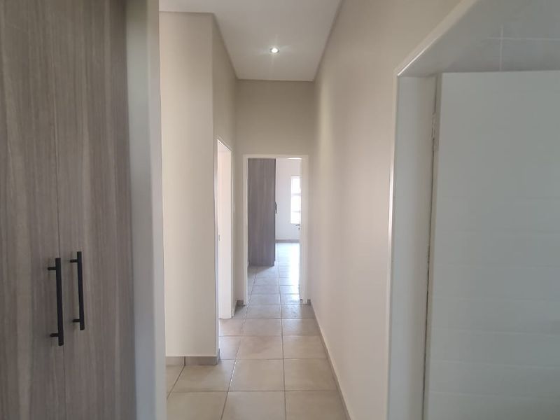 Newly Built Beautifly Designed House in Riverspray Estate For Sale - Photo 8