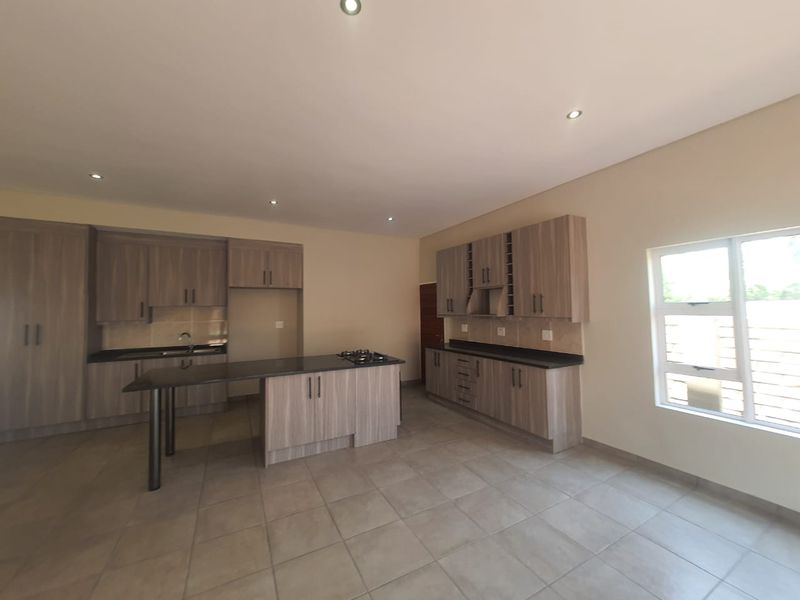 Newly Built Beautifly Designed House in Riverspray Estate For Sale - Photo 6