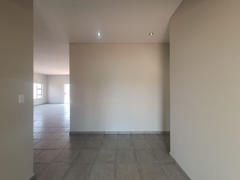 Newly Built Beautifly Designed House in Riverspray Estate For Sale - Photo 3