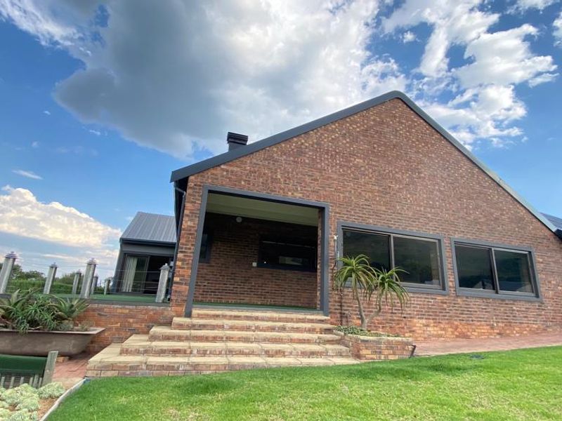 Stunning Secure Modern Country Estate House - Photo 6