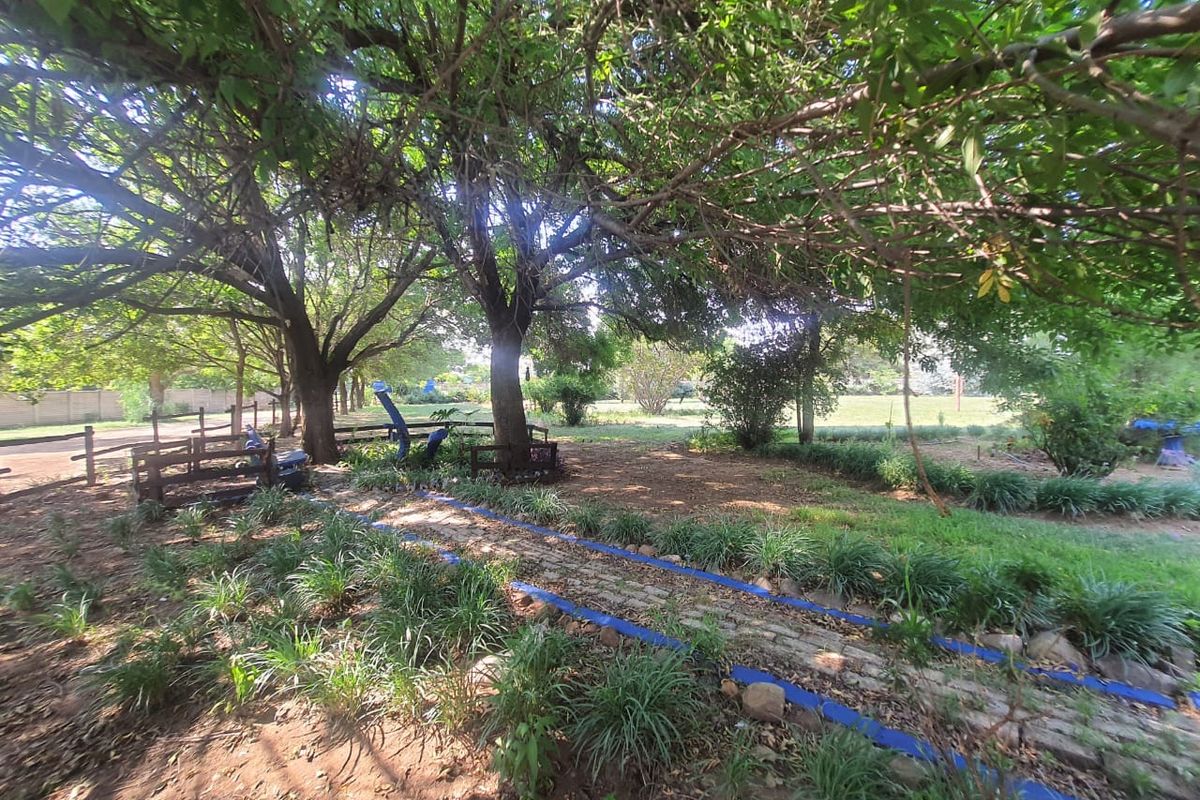 Northdene Plot For Sale  (25 696 m2) - Photo 4