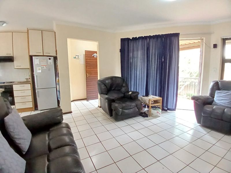 3 Bedroom, 2 bathroom unit for rent in Vaalpark in popular complex. - Photo 5