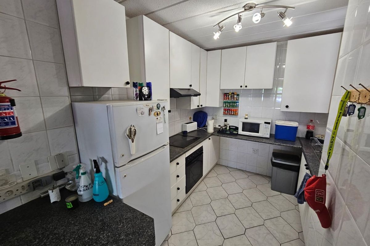 Lovely 3 bedroom apartment for sale in Vaalpark - Photo 5