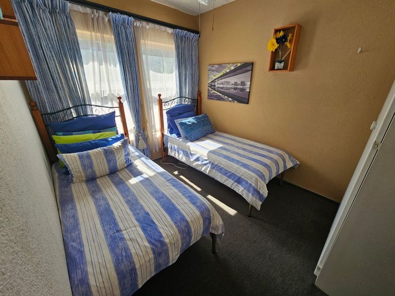 Lovely 3 bedroom apartment for sale in Vaalpark - Photo 10