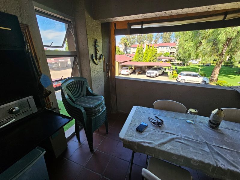 Lovely 3 bedroom apartment for sale in Vaalpark - Photo 9