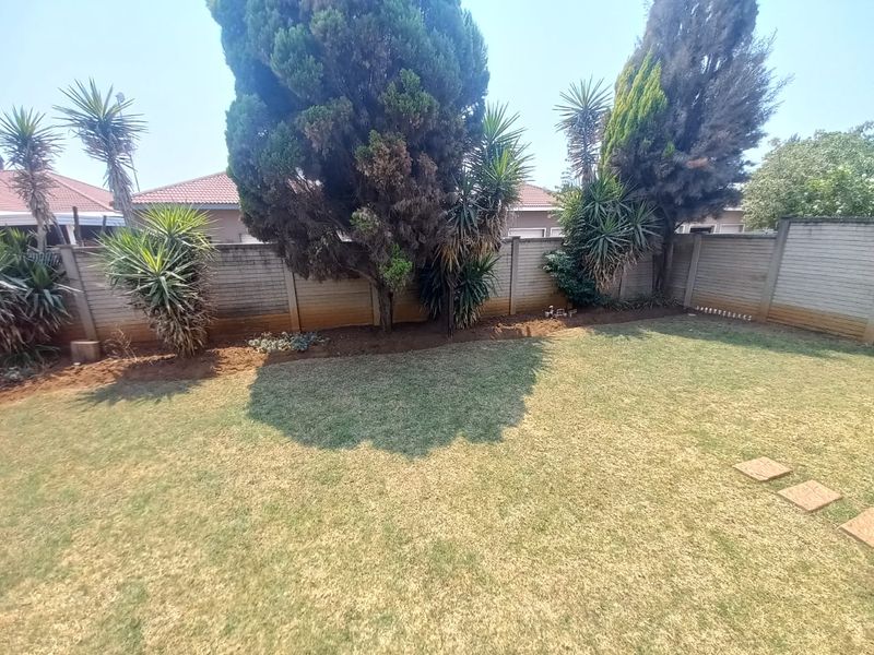 Beautiful townhouse in Vaalpark. - Photo 3