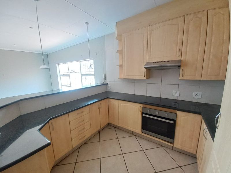 Beautiful townhouse in Vaalpark. - Photo 7