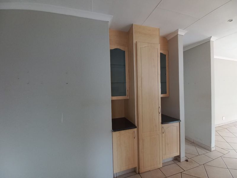 Beautiful townhouse in Vaalpark. - Photo 6
