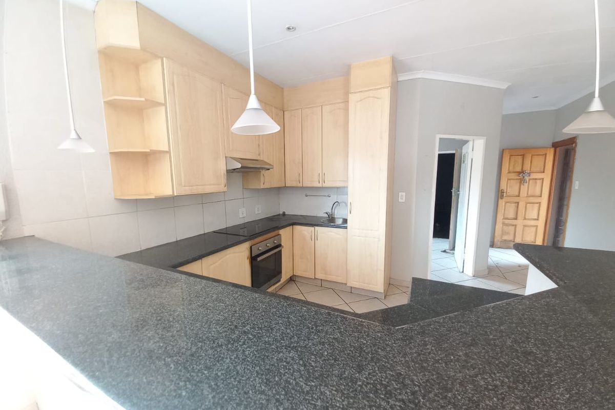 Beautiful townhouse in Vaalpark. - Photo 5