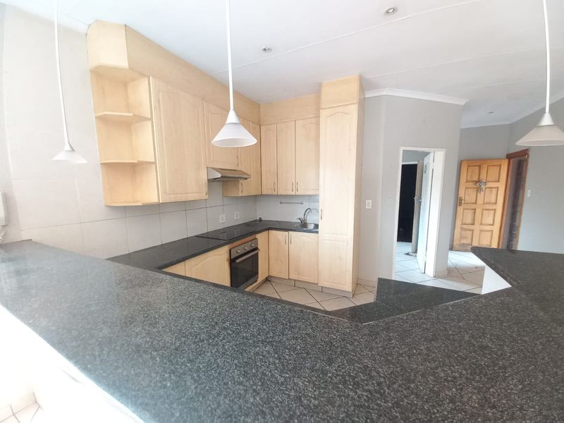 Beautiful townhouse in Vaalpark. - Photo 5