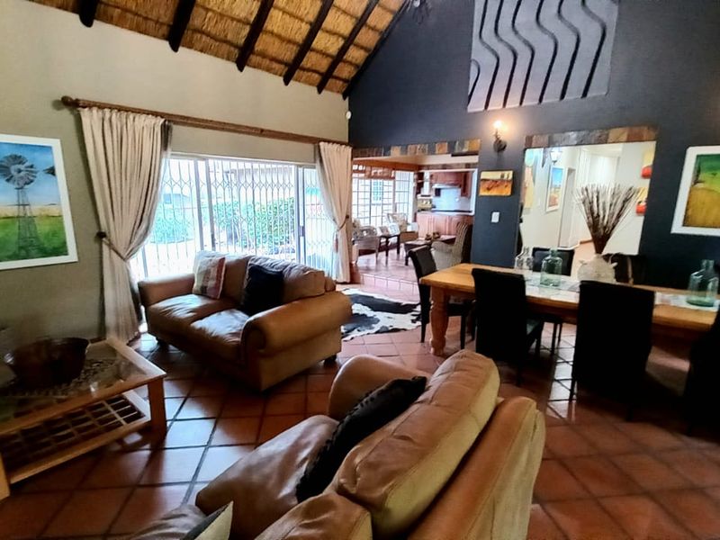 Stunning 3 bedroom home for sale in SW 5 proper ,Vanderbijlpark. - Photo 8