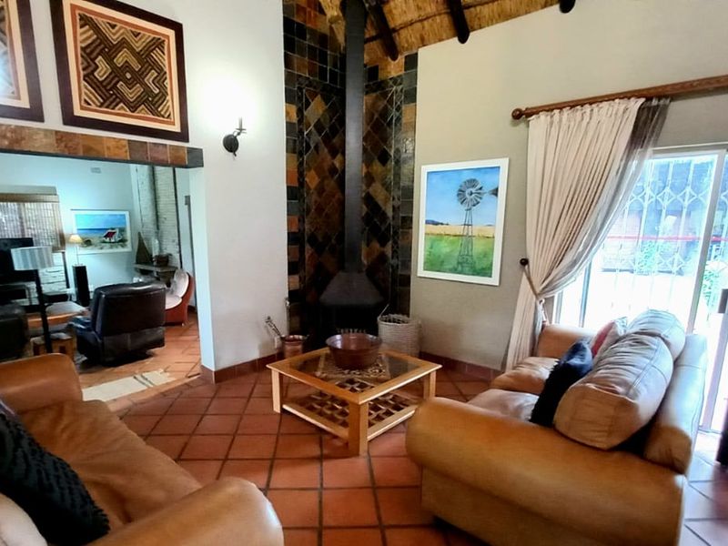 Stunning 3 bedroom home for sale in SW 5 proper ,Vanderbijlpark. - Photo 7