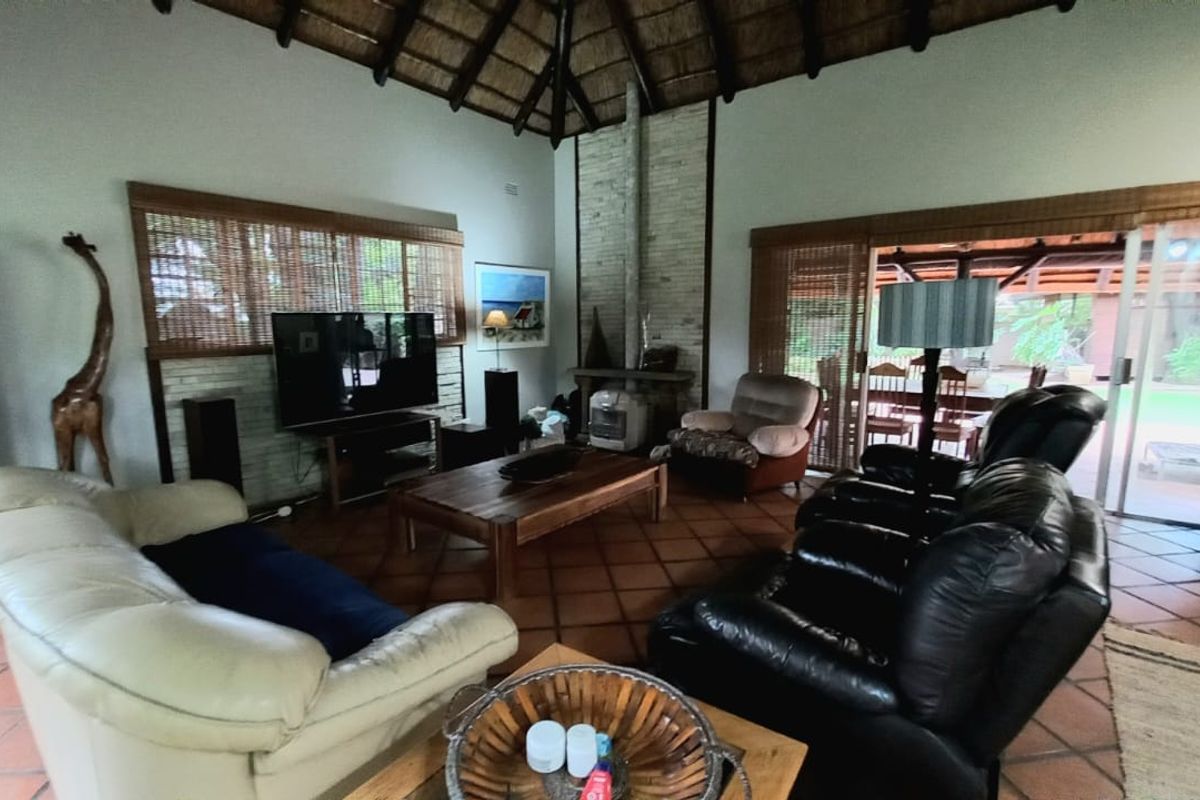 Stunning 3 bedroom home for sale in SW 5 proper ,Vanderbijlpark. - Photo 5