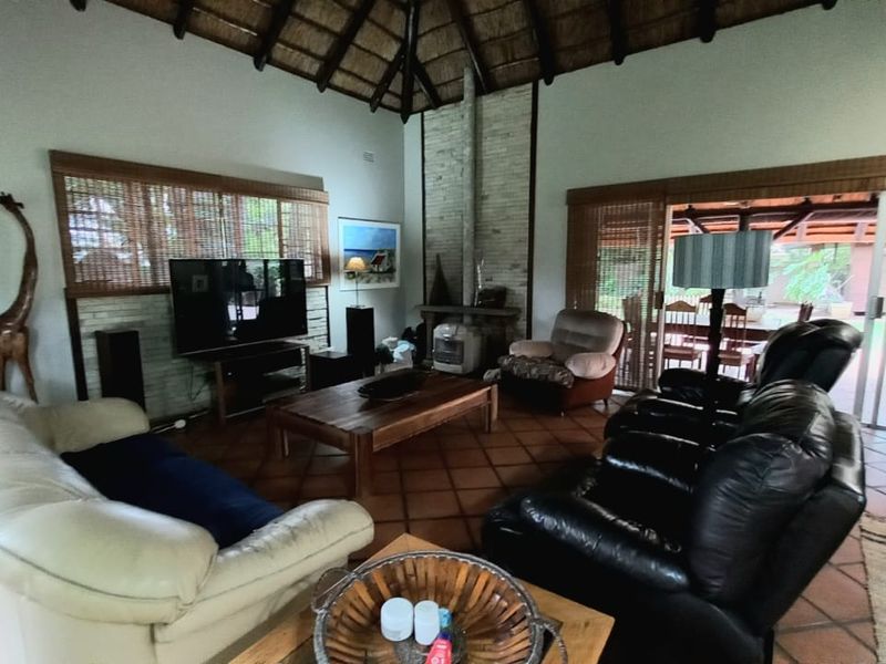 Stunning 3 bedroom home for sale in SW 5 proper ,Vanderbijlpark. - Photo 5