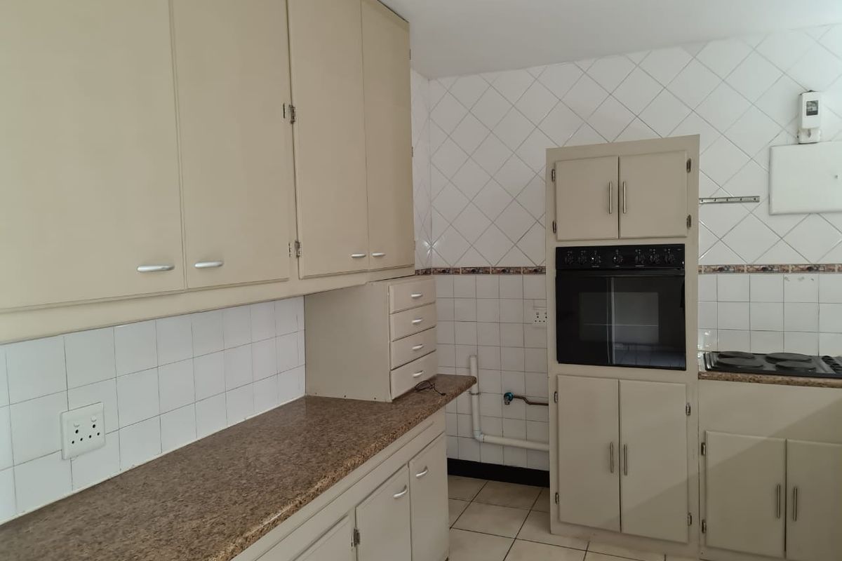 !Stunning Cozy Duplex Up For Sale! - Photo 3