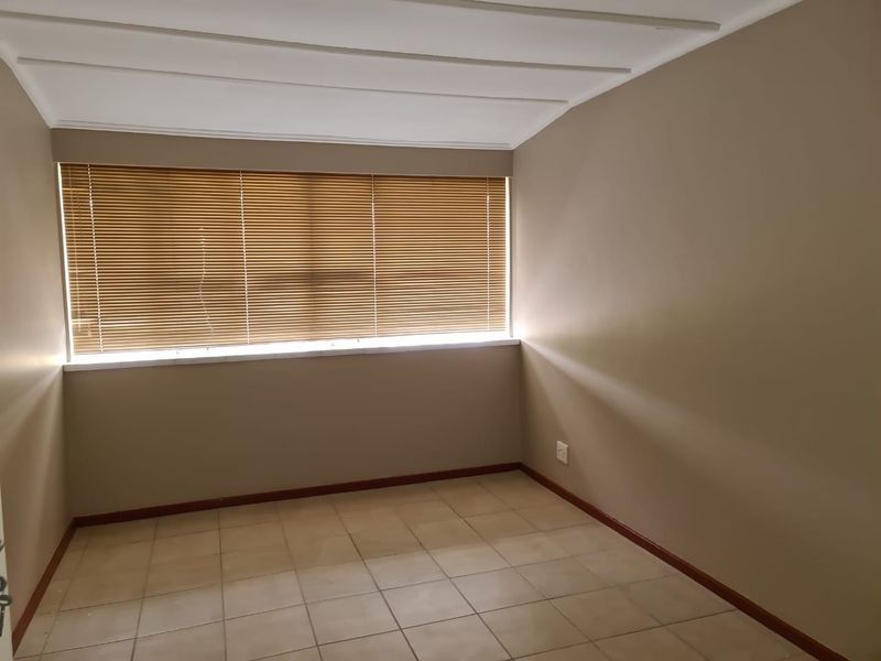 !Stunning Cozy Duplex Up For Sale! - Photo 10