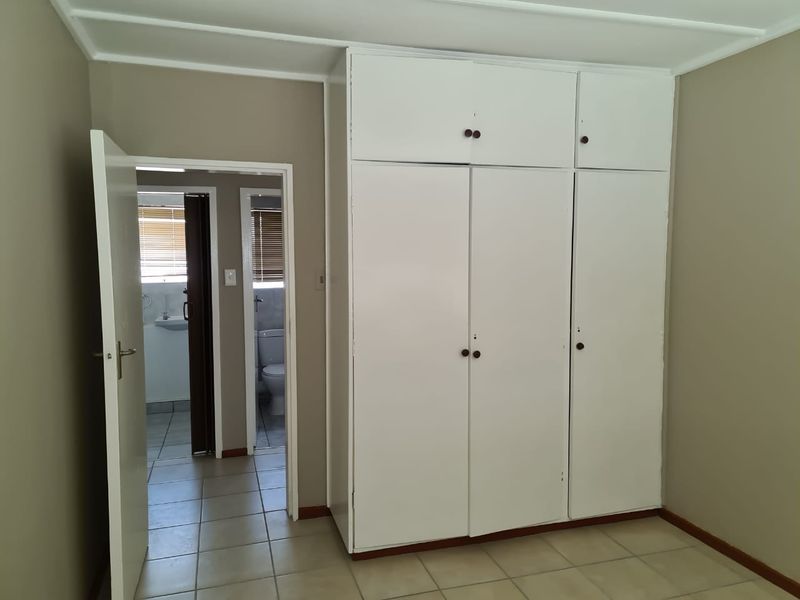 !Stunning Cozy Duplex Up For Sale! - Photo 8