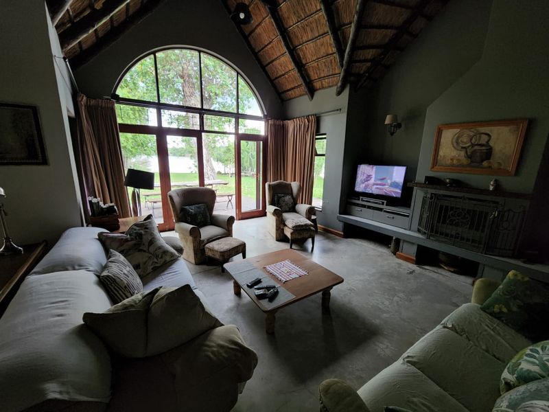 Marlbank River Front House - Photo 2