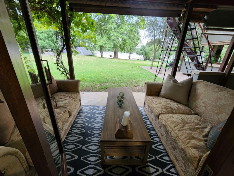 Marlbank River Front House - Photo 10