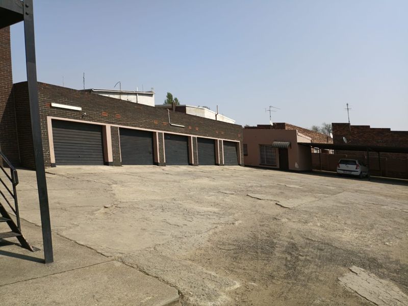 Calling all investors!!! Block flats for sale with tenants on a 1200m2 stand!!! - Photo 5