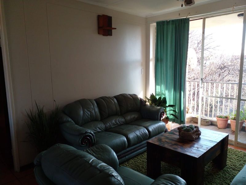 Perfect beginner unit for sale, walking distance from Vaal Mall!!! - Photo 2