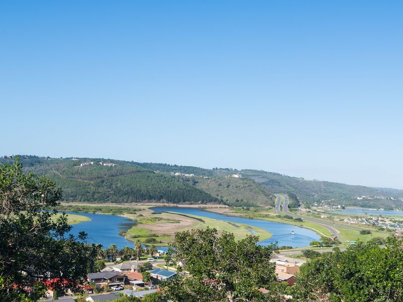 Large stand with panoramic views of the mountains, river and ocean - Photo 2