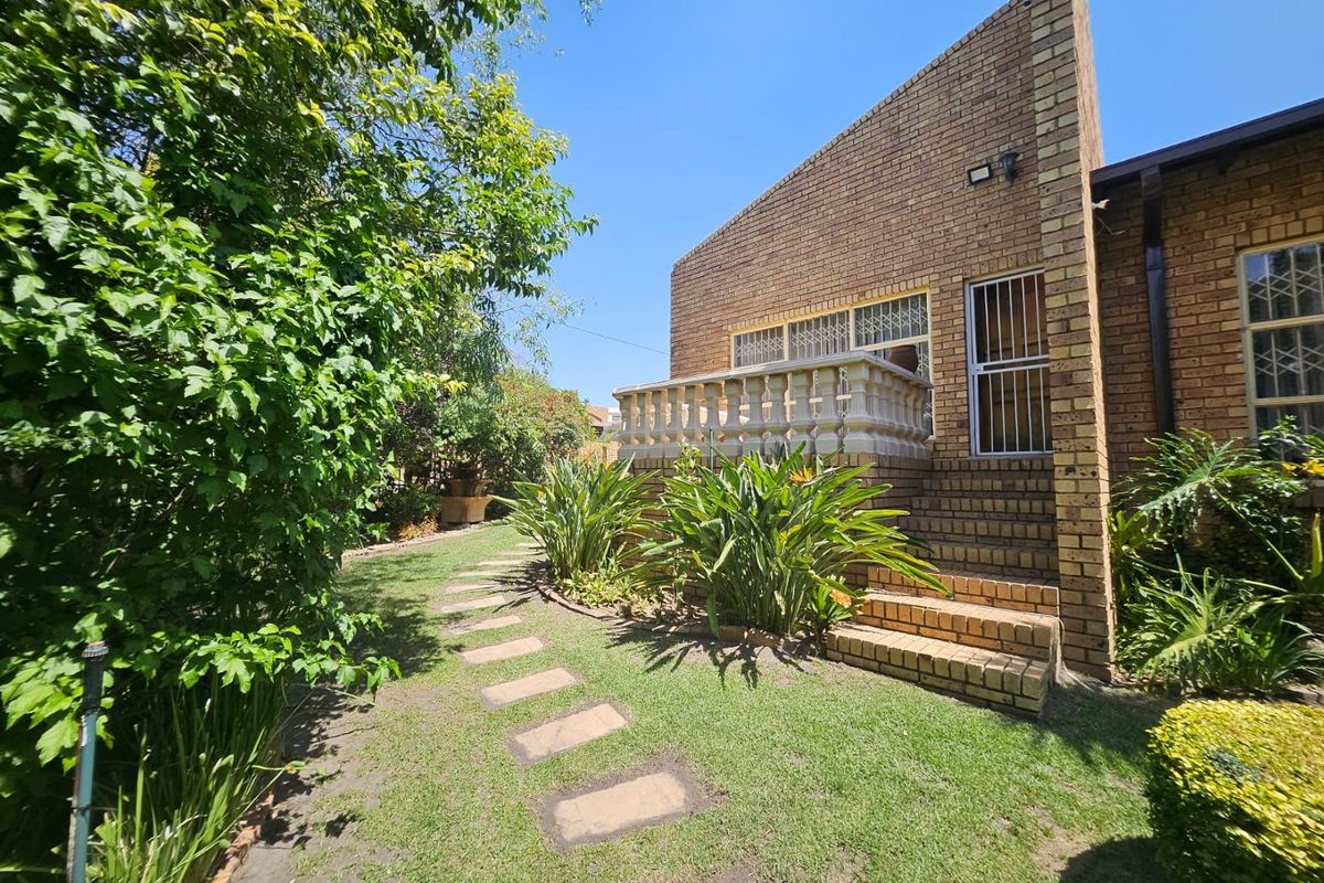 Stunning family house for the family that likes to entertain and has a passion for living. - Photo 4